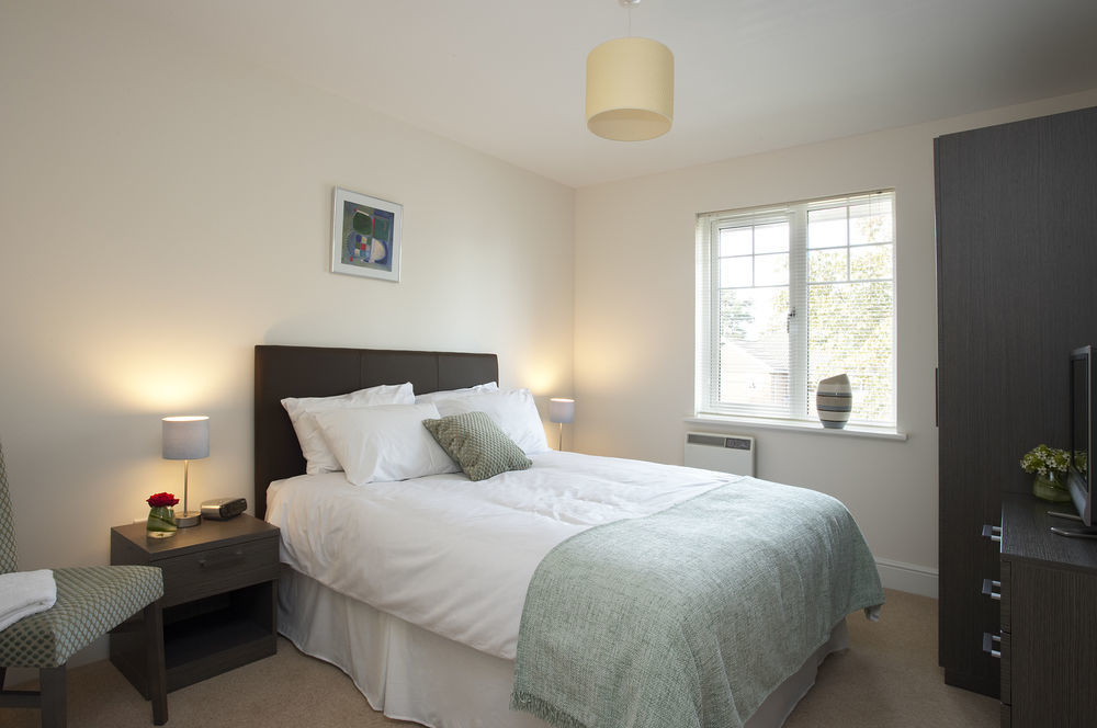Saco Farnborough Apartment Фарнбъро Екстериор снимка